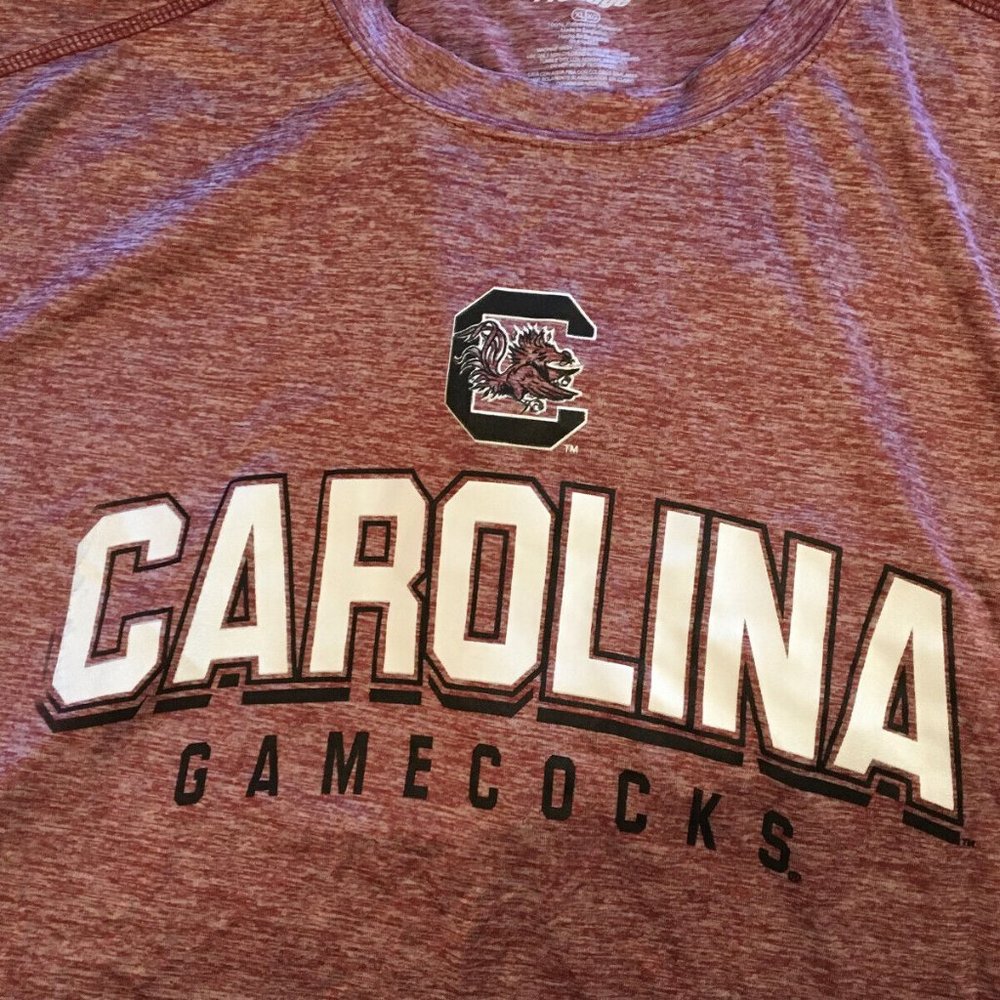 Carolina GAMECOCKS Football Team Red/Pink - Size XL Soft T-Shirt
